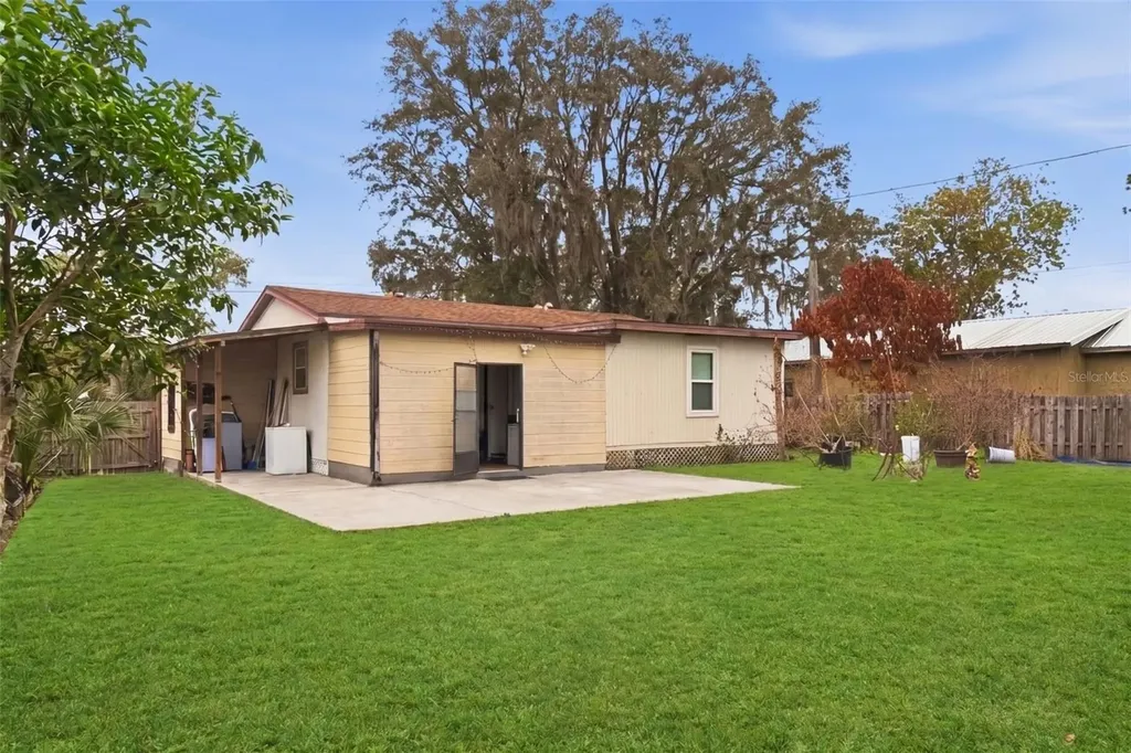 5521 Sharon Avenue Intercession City FL 33848