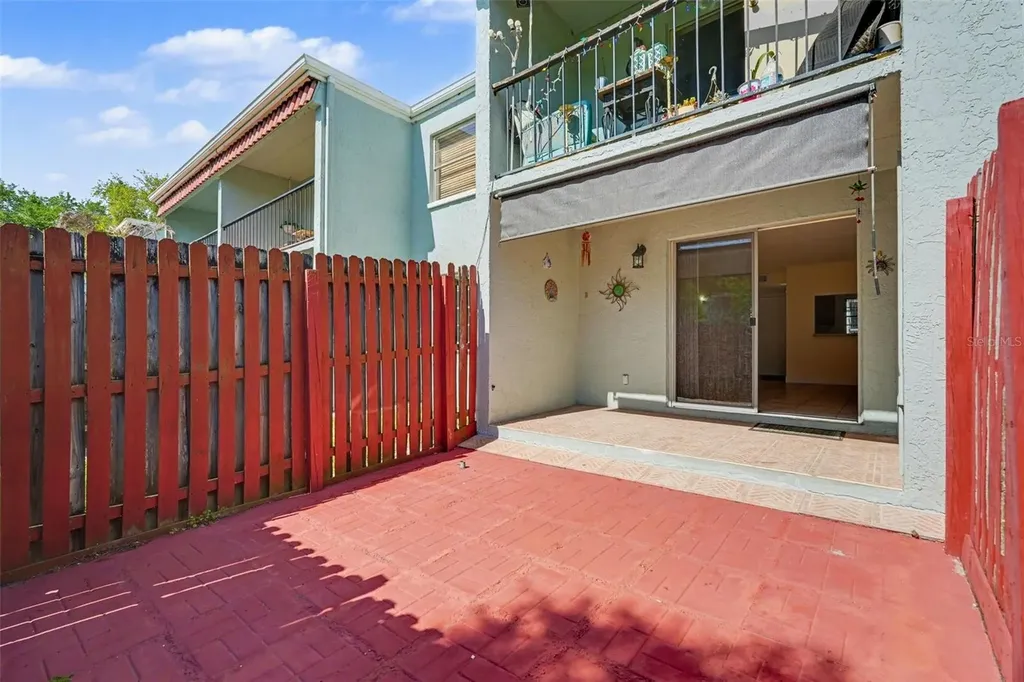 2845 Somerset Park Drive Tampa FL 33613
