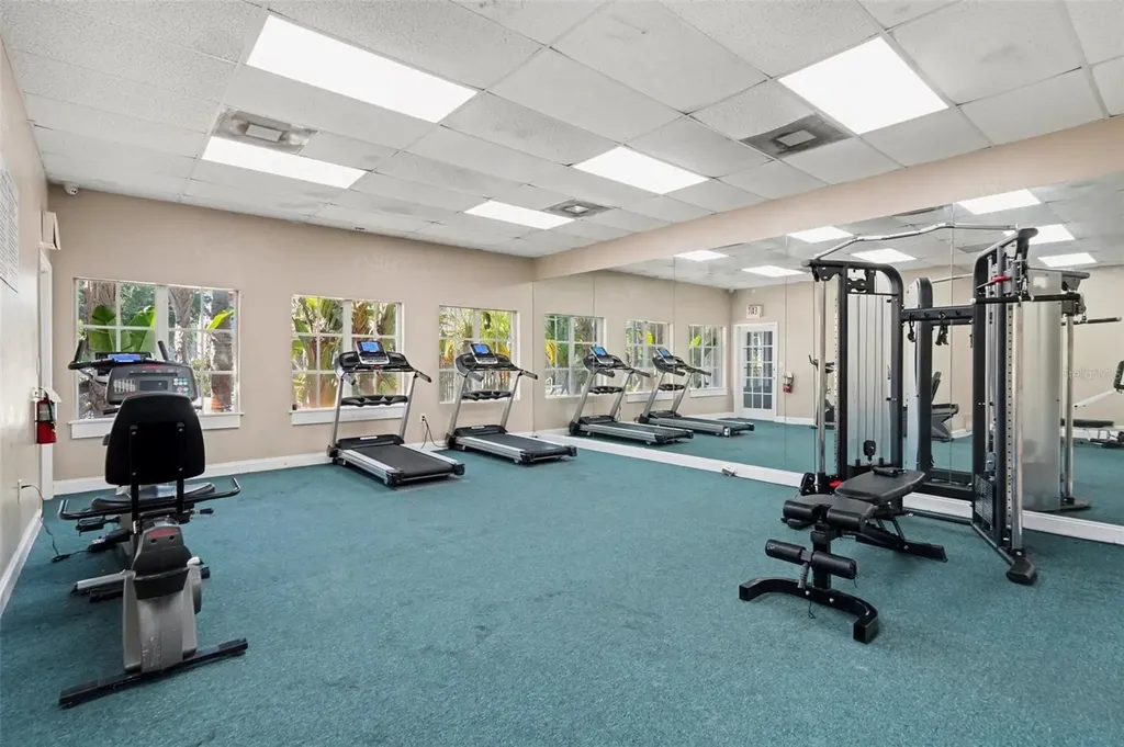 2845 Somerset Park Drive Tampa FL 33613