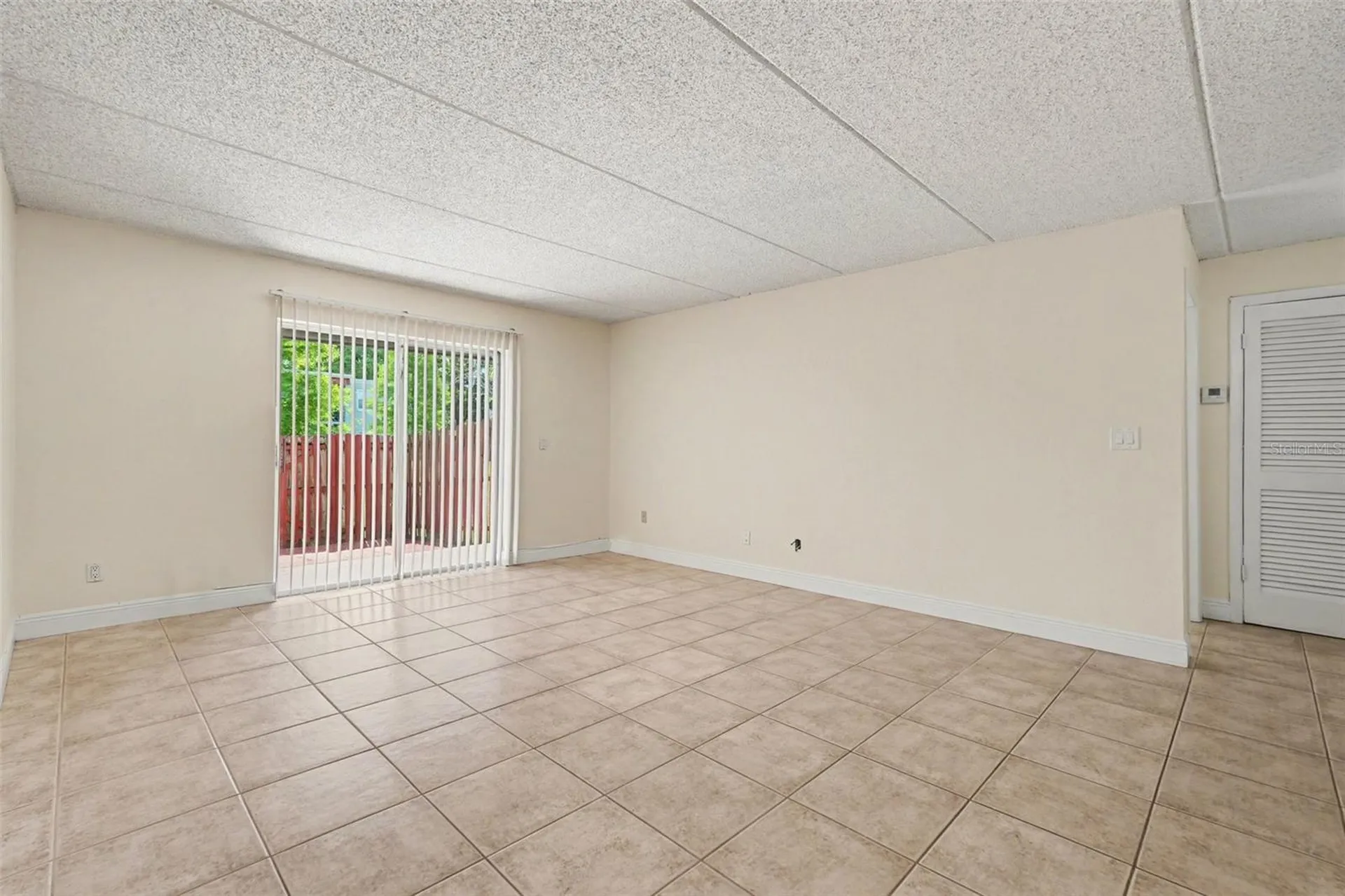 2845 Somerset Park Drive Tampa FL 33613