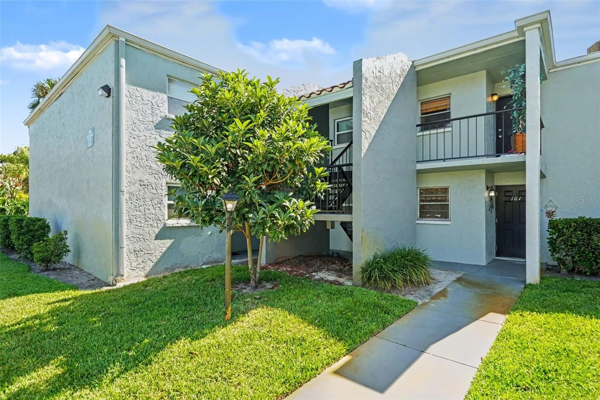 2845 Somerset Park Drive Tampa FL 33613