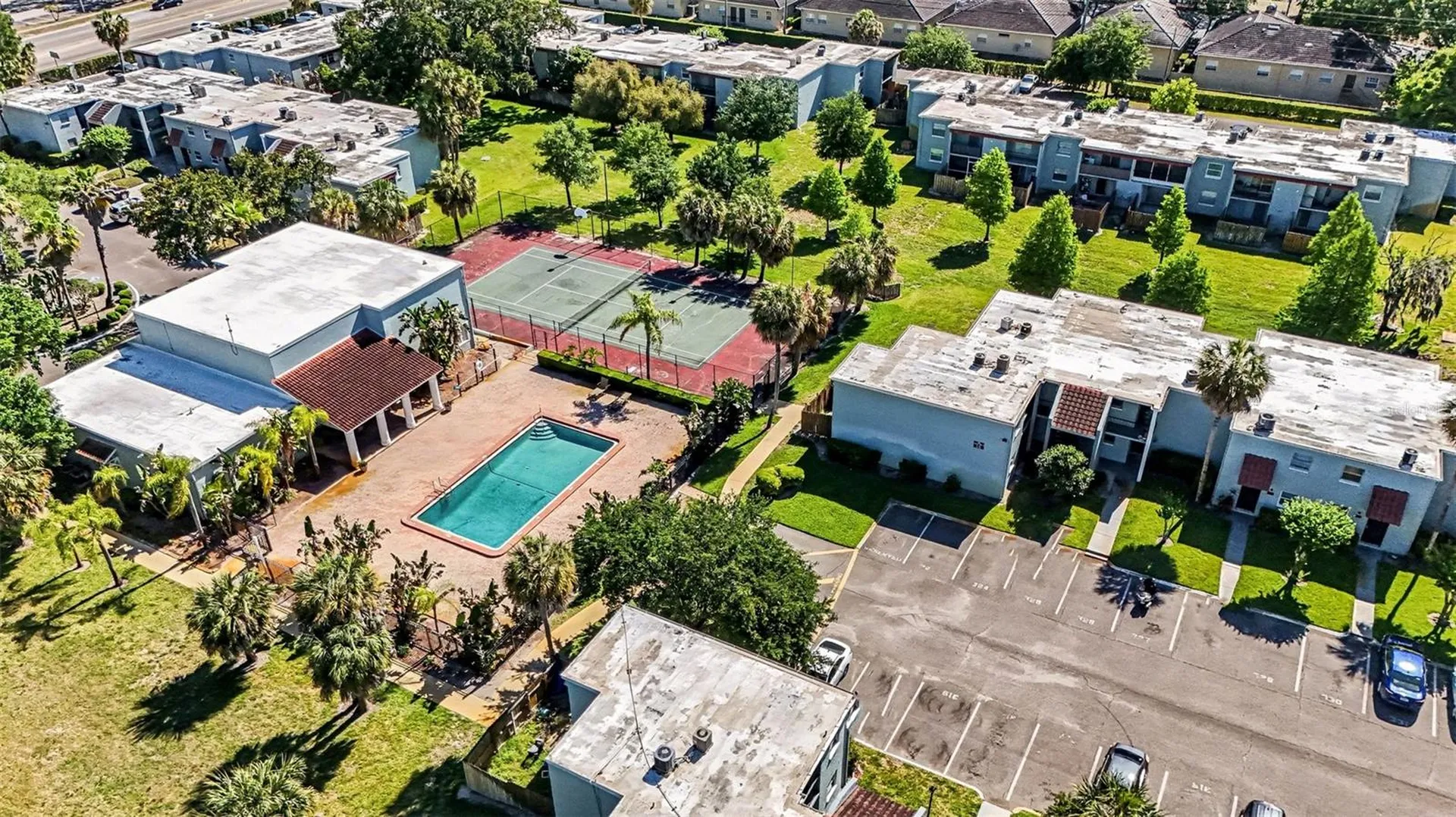 2845 Somerset Park Drive Tampa FL 33613