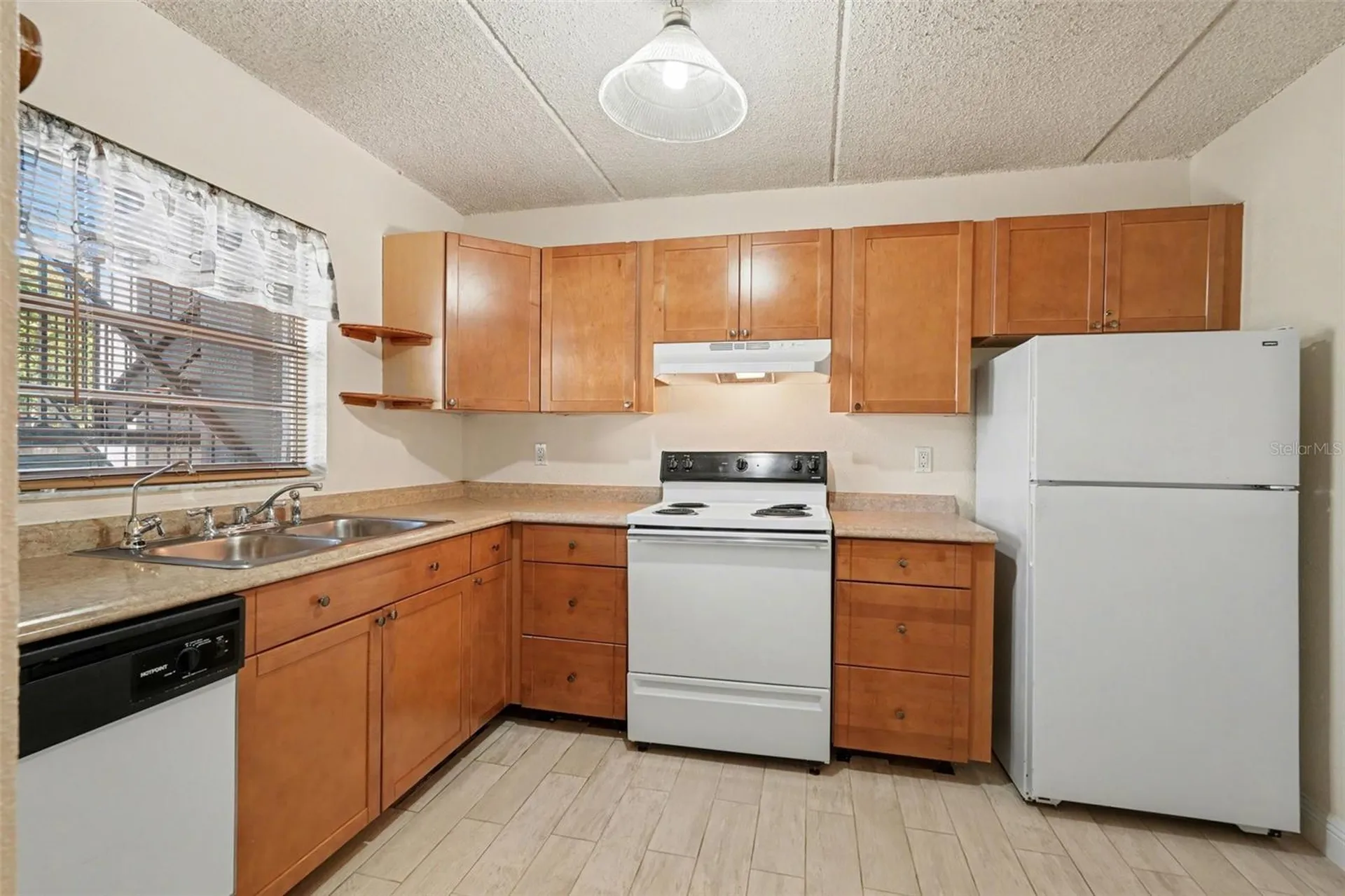 2845 Somerset Park Drive Tampa FL 33613