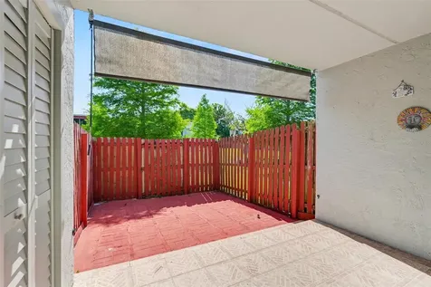 2845 Somerset Park Drive Tampa FL 33613