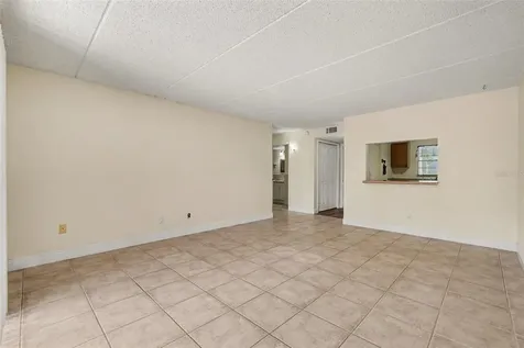2845 Somerset Park Drive Tampa FL 33613