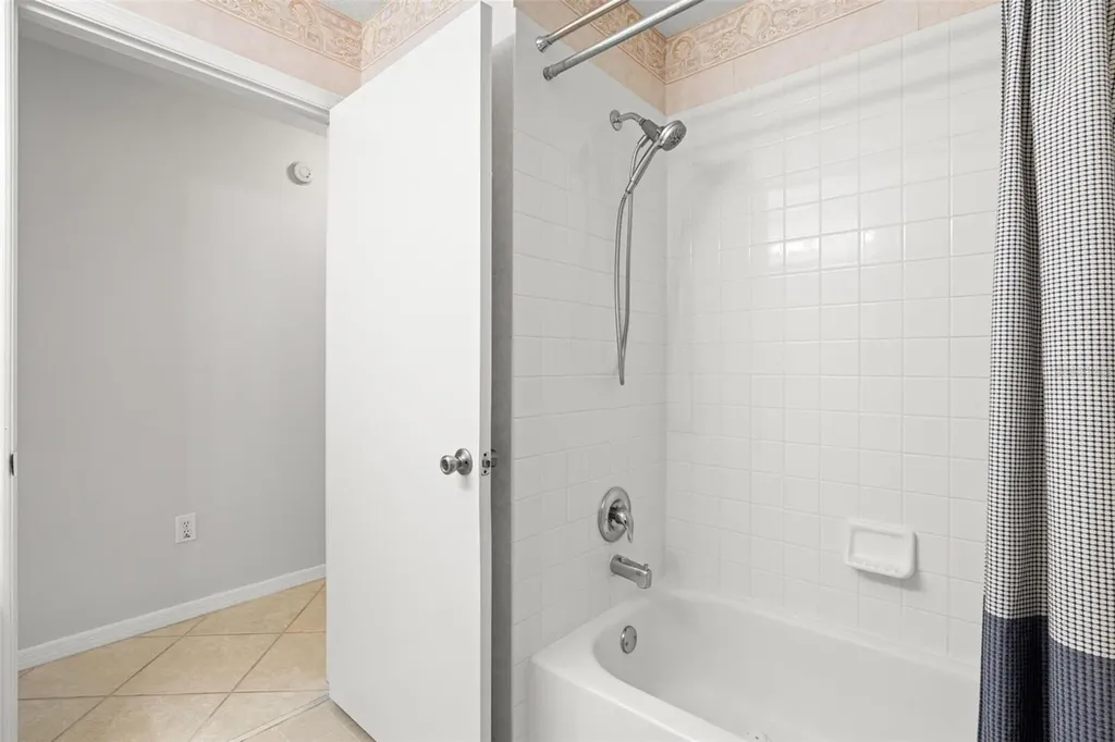 1620 Navigator Lane Tarpon Springs FL 34689
