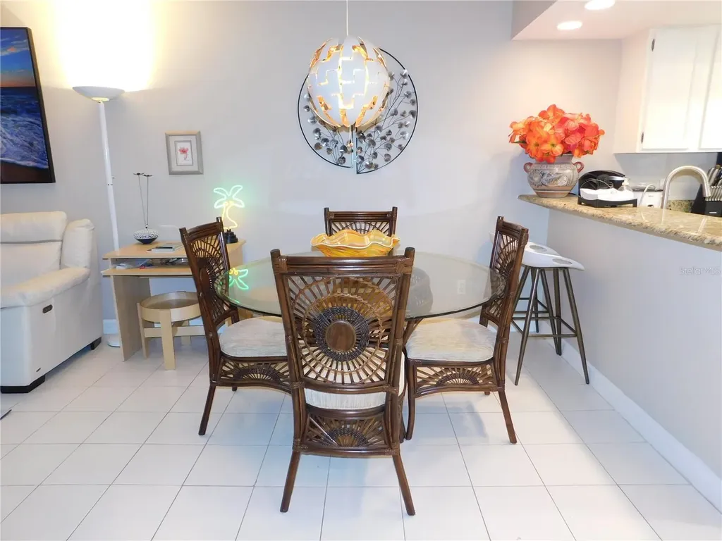 207 Woodlake Wynde Oldsmar FL 34677