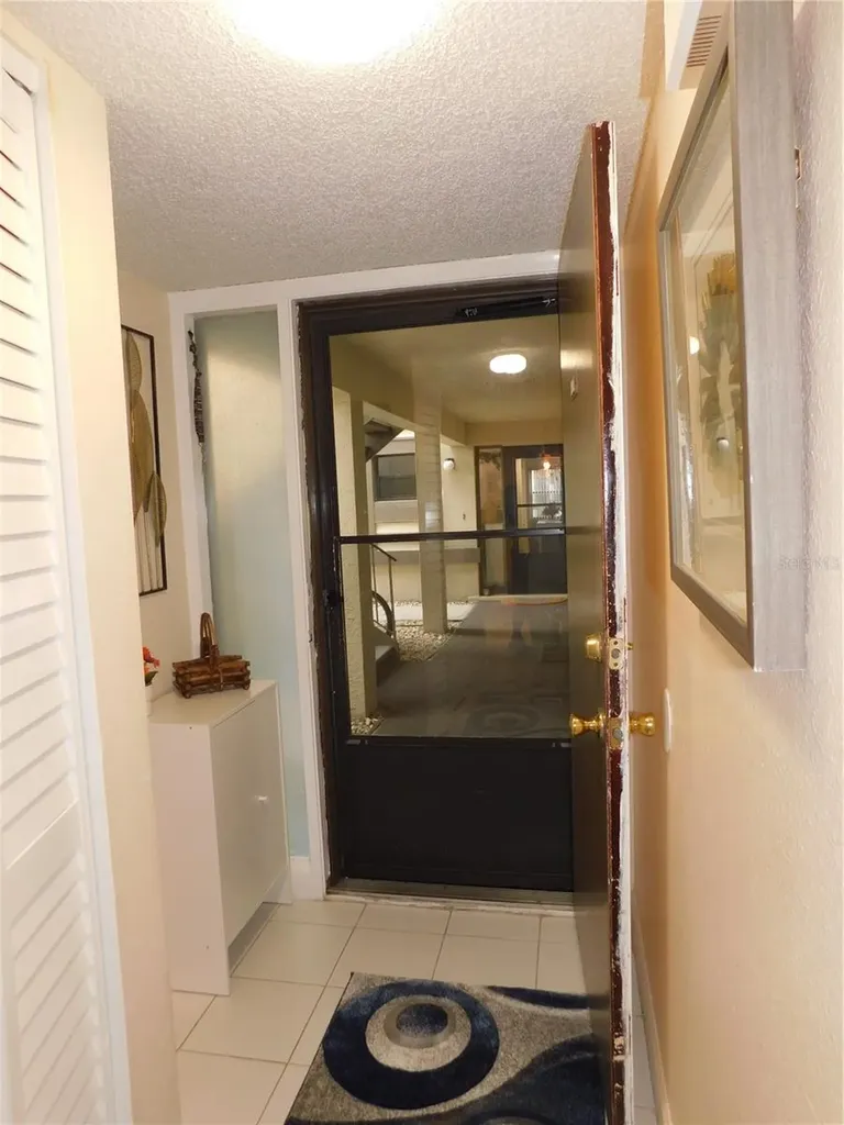 207 Woodlake Wynde Oldsmar FL 34677