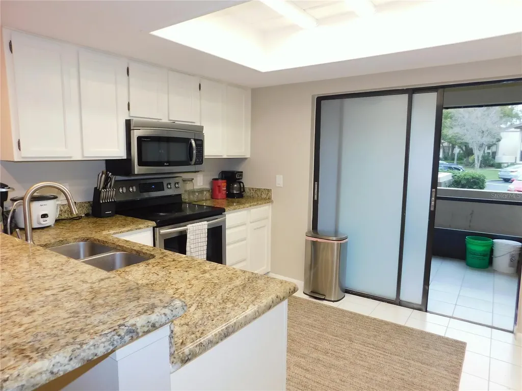207 Woodlake Wynde Oldsmar FL 34677