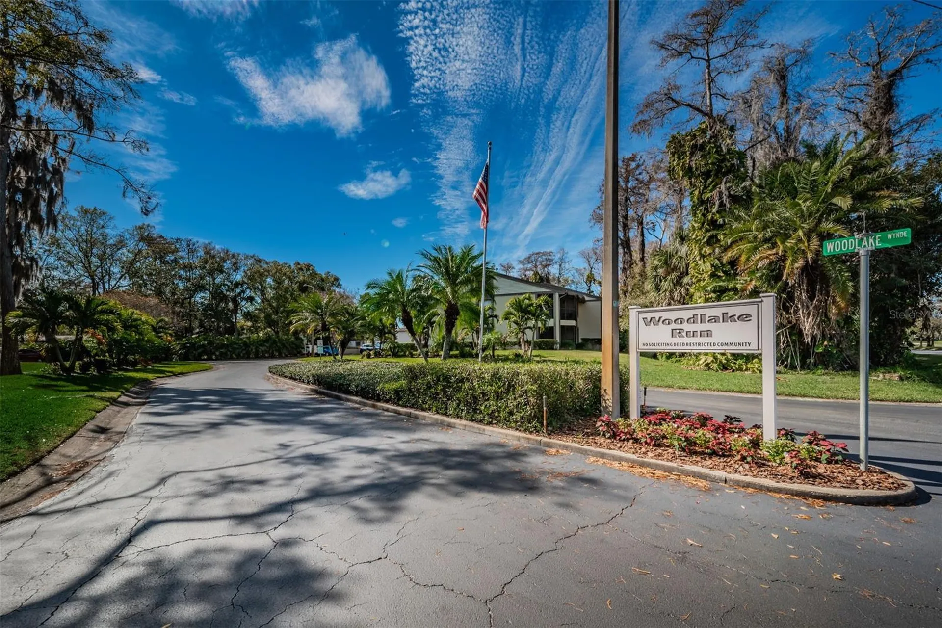 207 Woodlake Wynde Oldsmar FL 34677