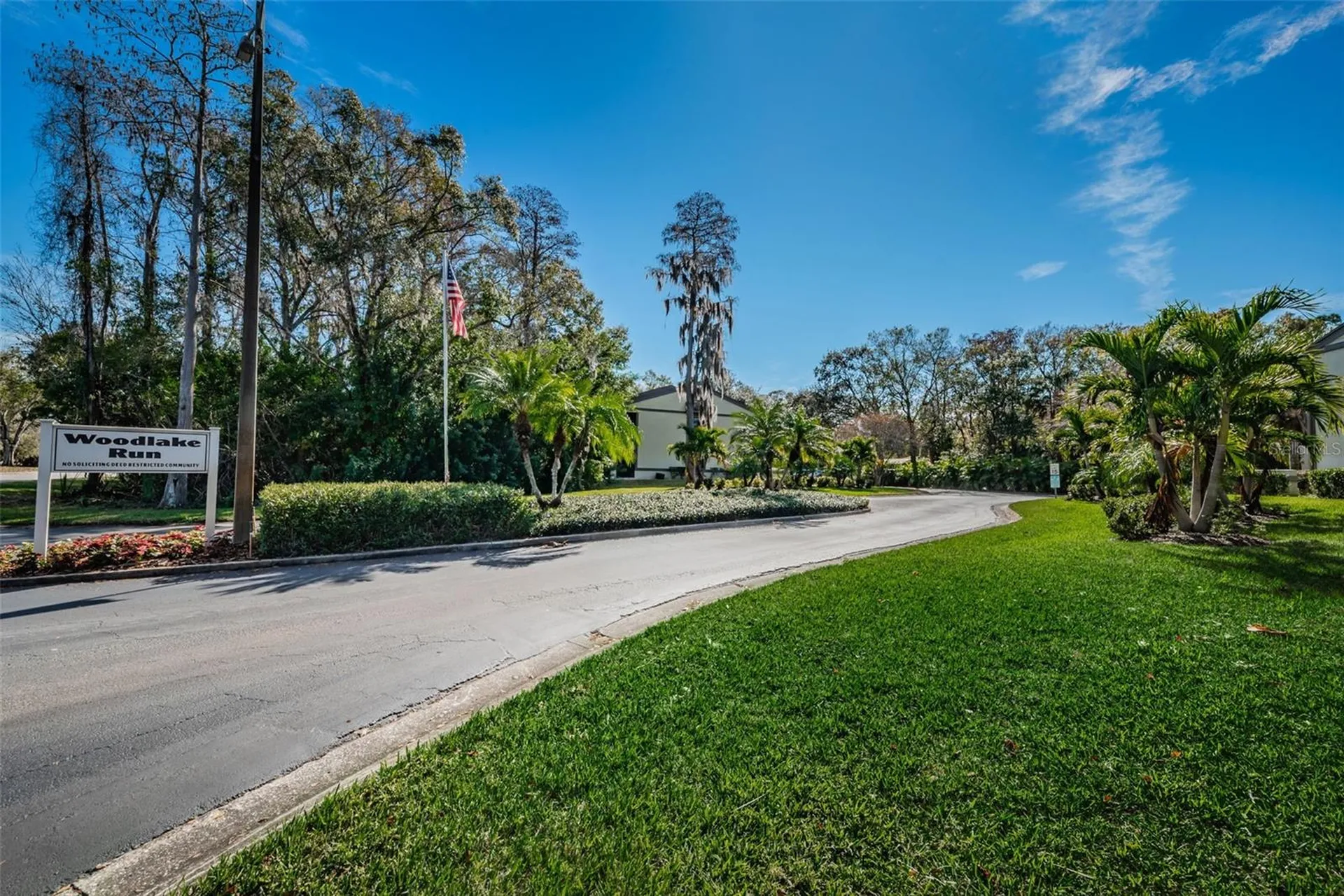 207 Woodlake Wynde Oldsmar FL 34677