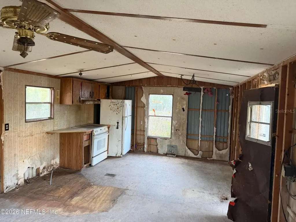 235 Oakcrest Drive Interlachen FL 32148