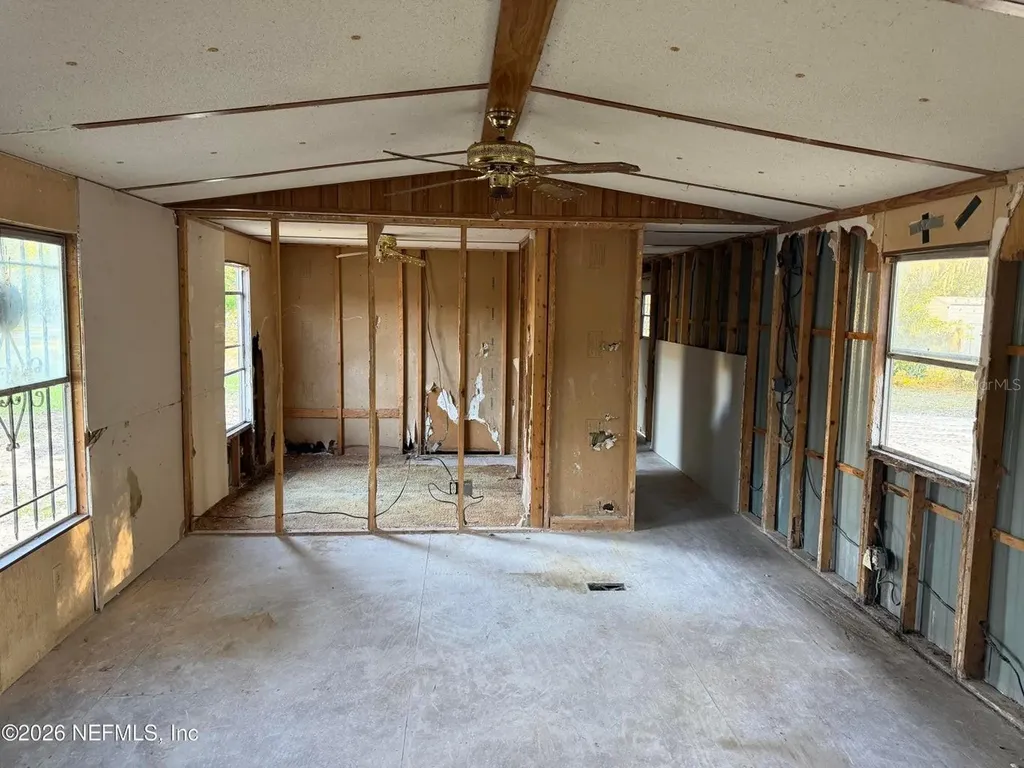 235 Oakcrest Drive Interlachen FL 32148