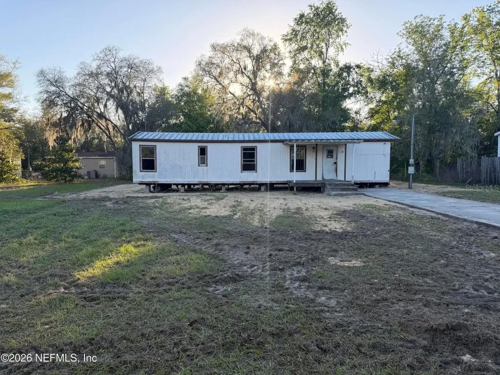 235 Oakcrest Drive Interlachen FL 32148