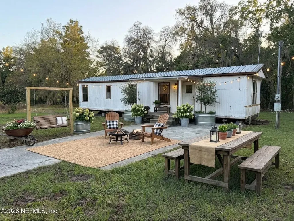 235 Oakcrest Drive Interlachen FL 32148