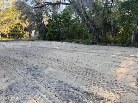 235 Oakcrest Drive Interlachen FL 32148