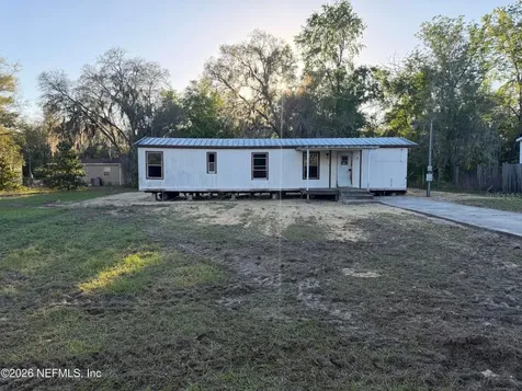 235 Oakcrest Drive Interlachen FL 32148