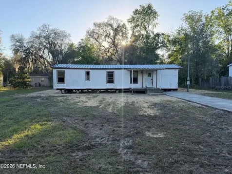 235 Oakcrest Drive Interlachen FL 32148
