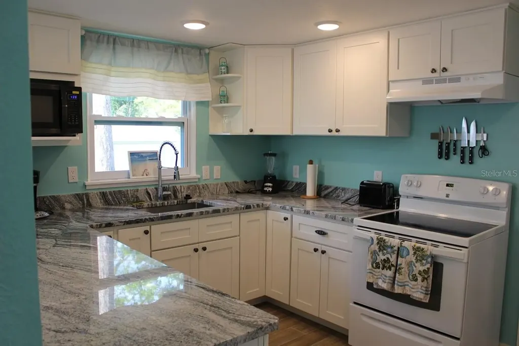 658 Roanoke Street Dunedin FL 34698