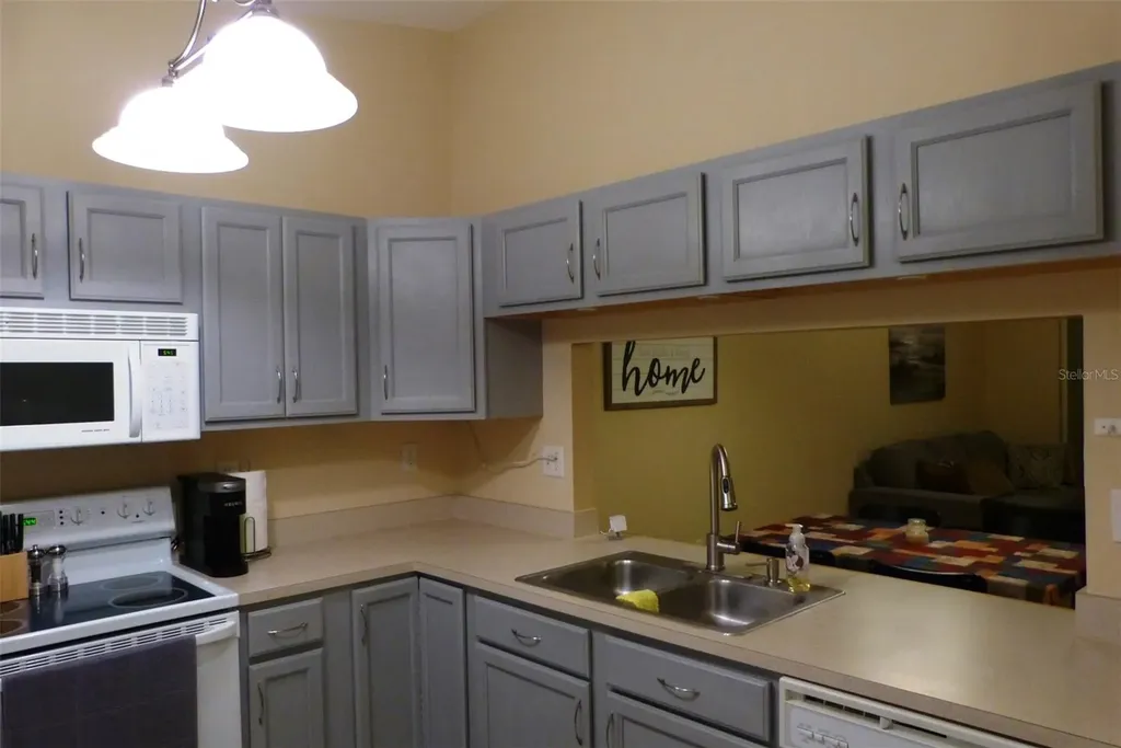 1610 Seascape Circle Tarpon Springs FL 34689