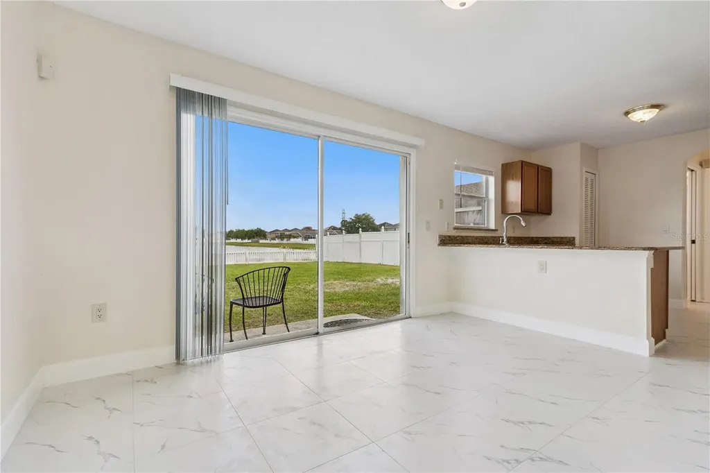 1582 Carey Glen Circle Orlando FL 32824