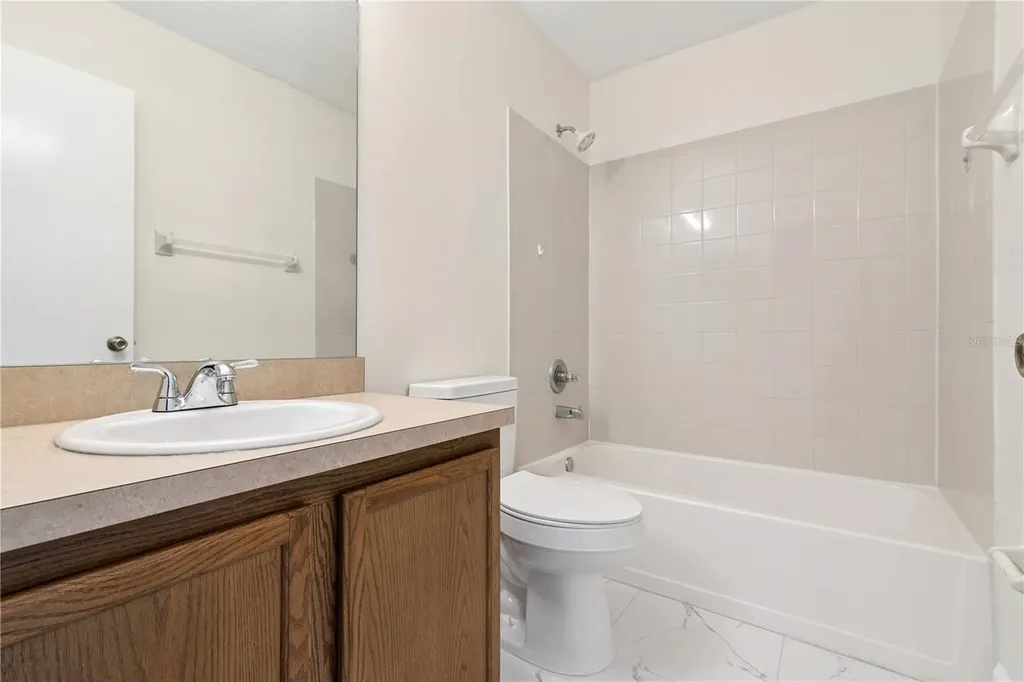 1582 Carey Glen Circle Orlando FL 32824