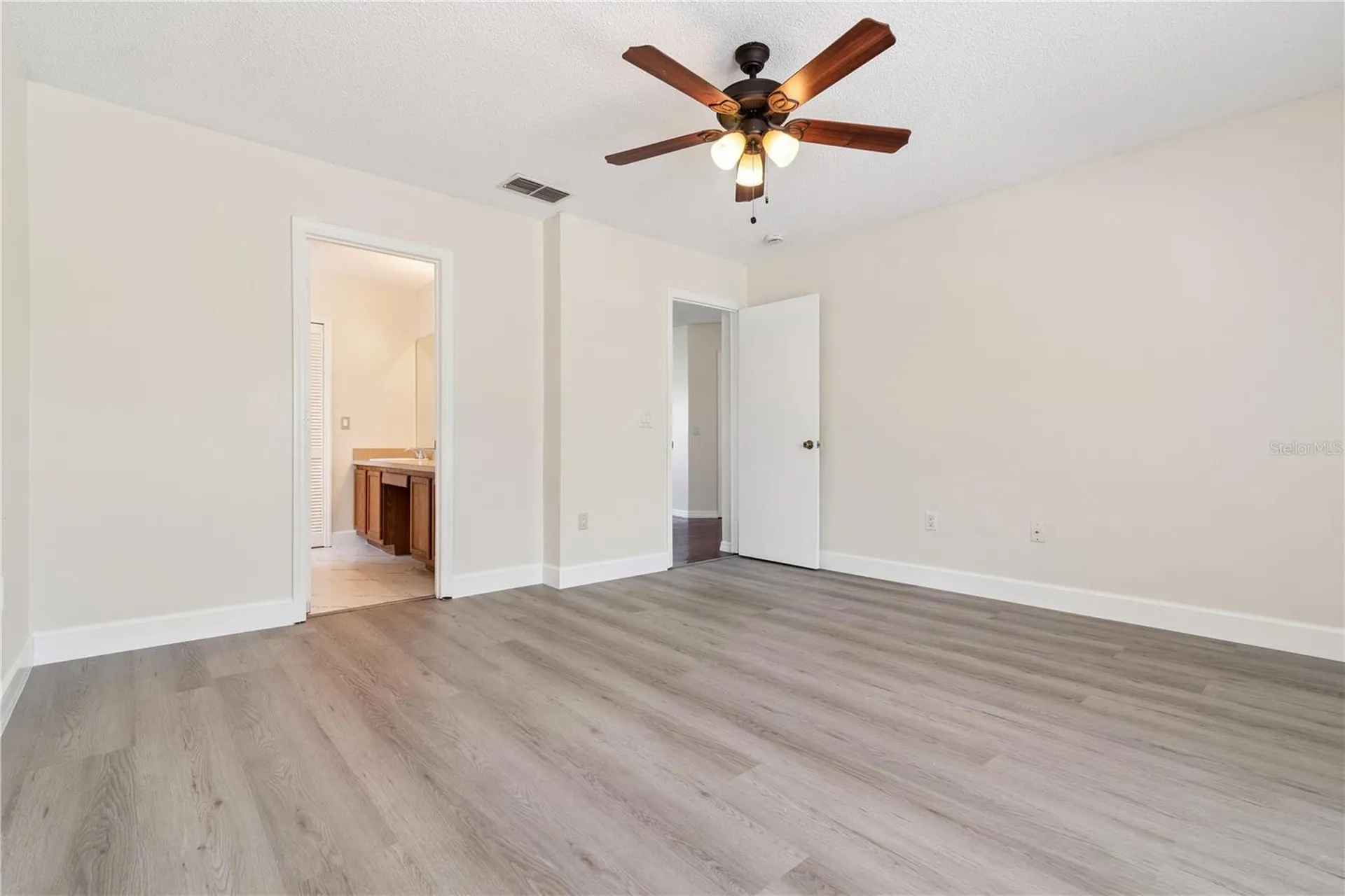 1582 Carey Glen Circle Orlando FL 32824
