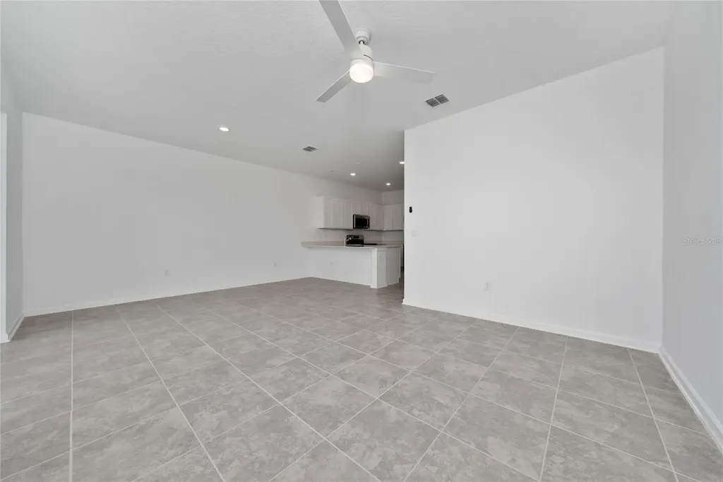 2587 Skyline Loop Kissimmee FL 34758