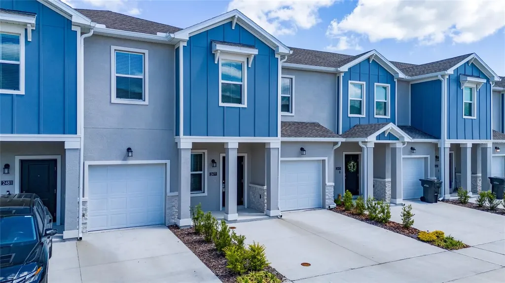 2587 Skyline Loop Kissimmee FL 34758