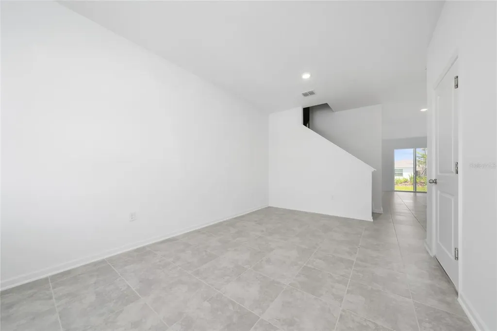 2587 Skyline Loop Kissimmee FL 34758