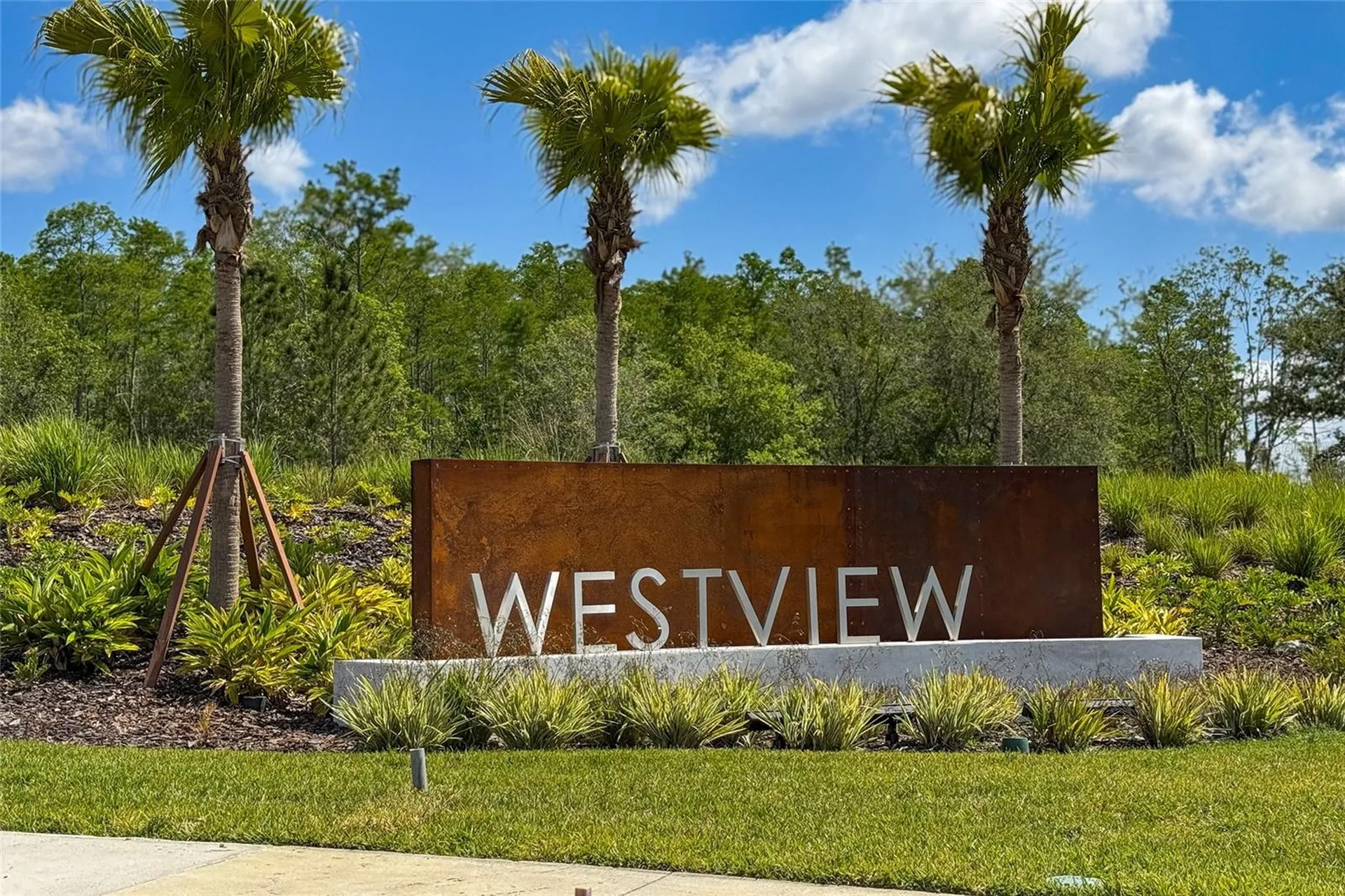 2587 Skyline Loop Kissimmee FL 34758