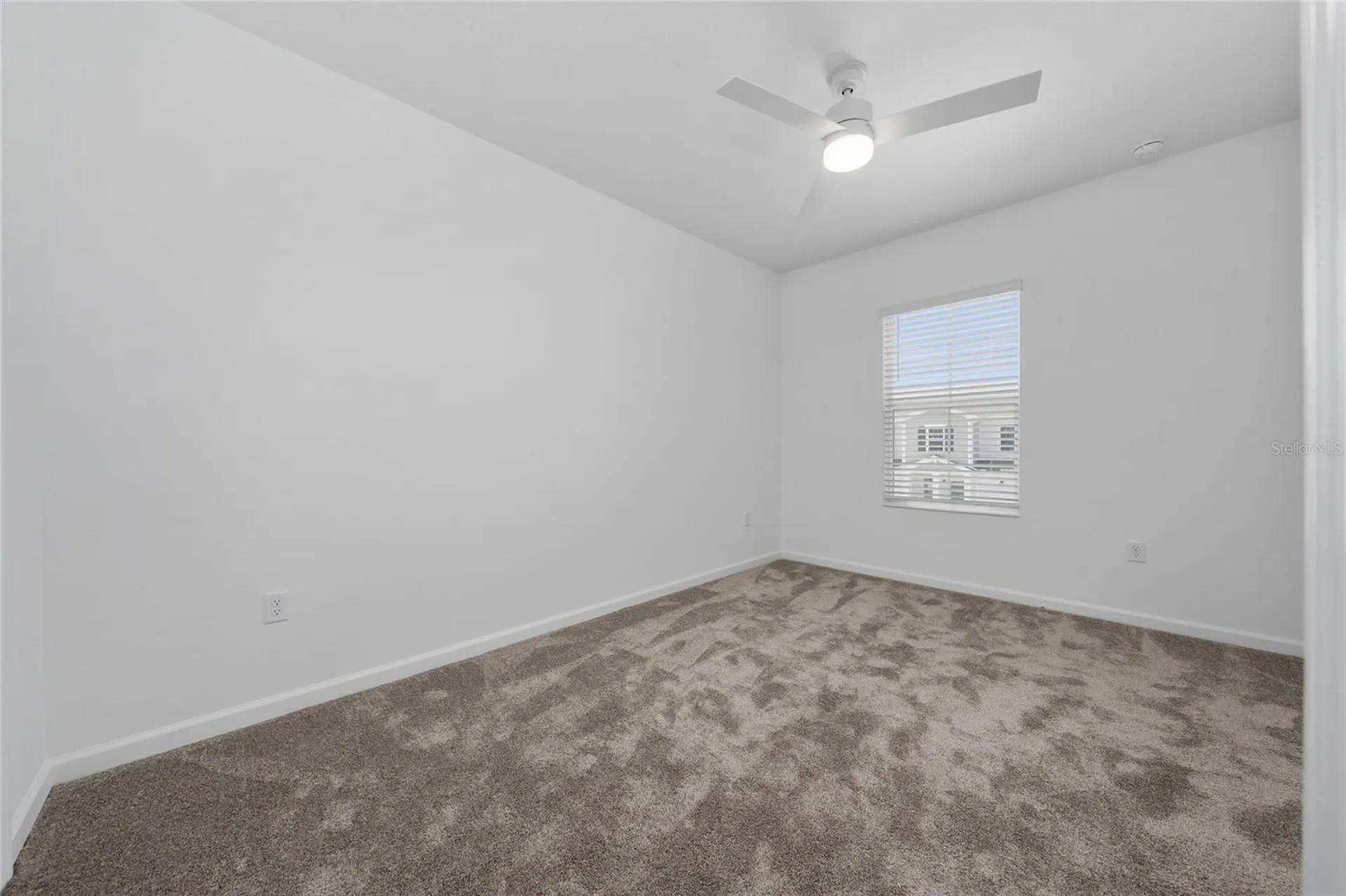 2587 Skyline Loop Kissimmee FL 34758