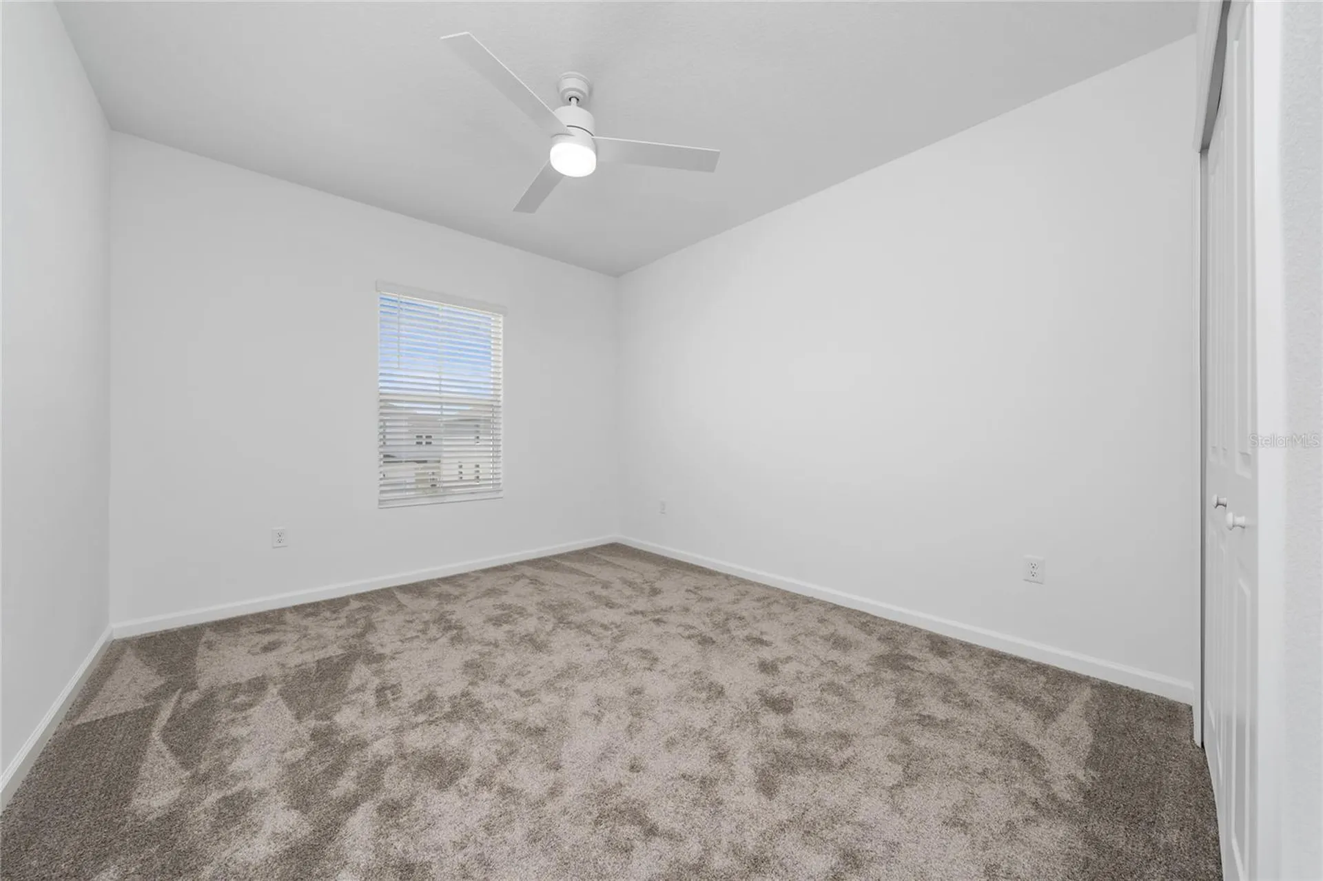 2587 Skyline Loop Kissimmee FL 34758