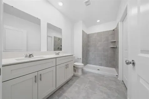 2587 Skyline Loop Kissimmee FL 34758