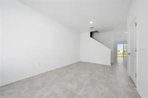 2587 Skyline Loop Kissimmee FL 34758