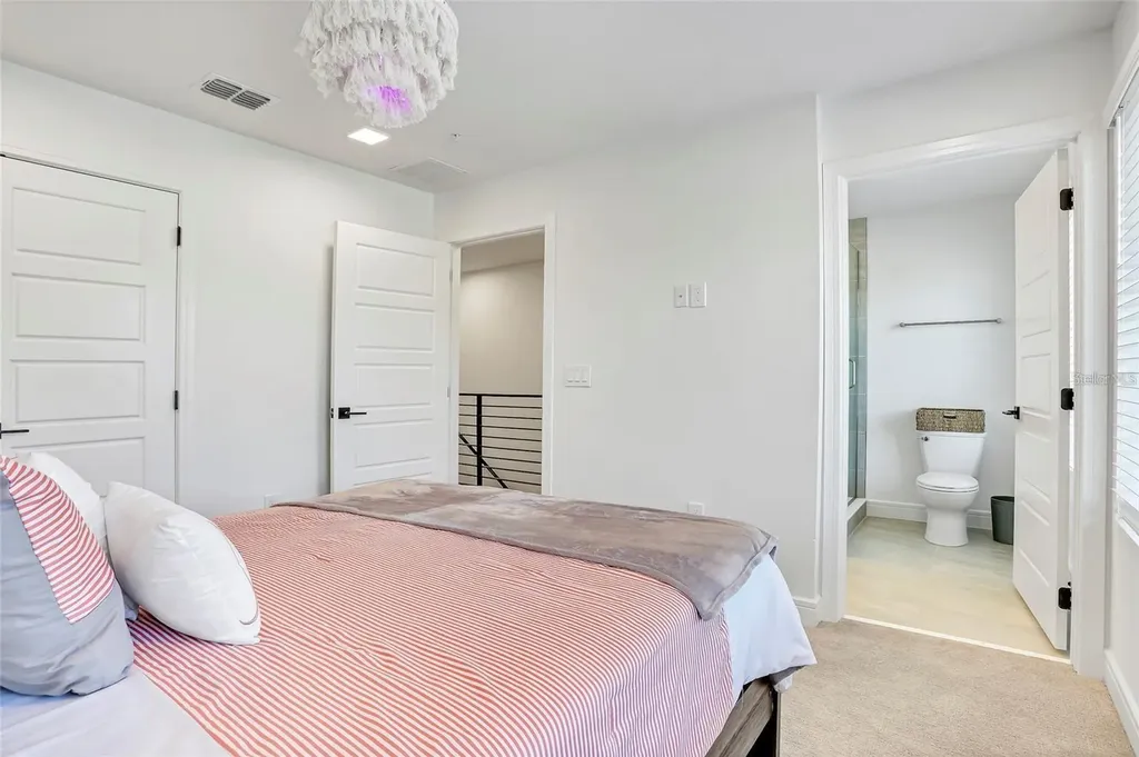 212 E Pineloch Avenue Orlando FL 32806