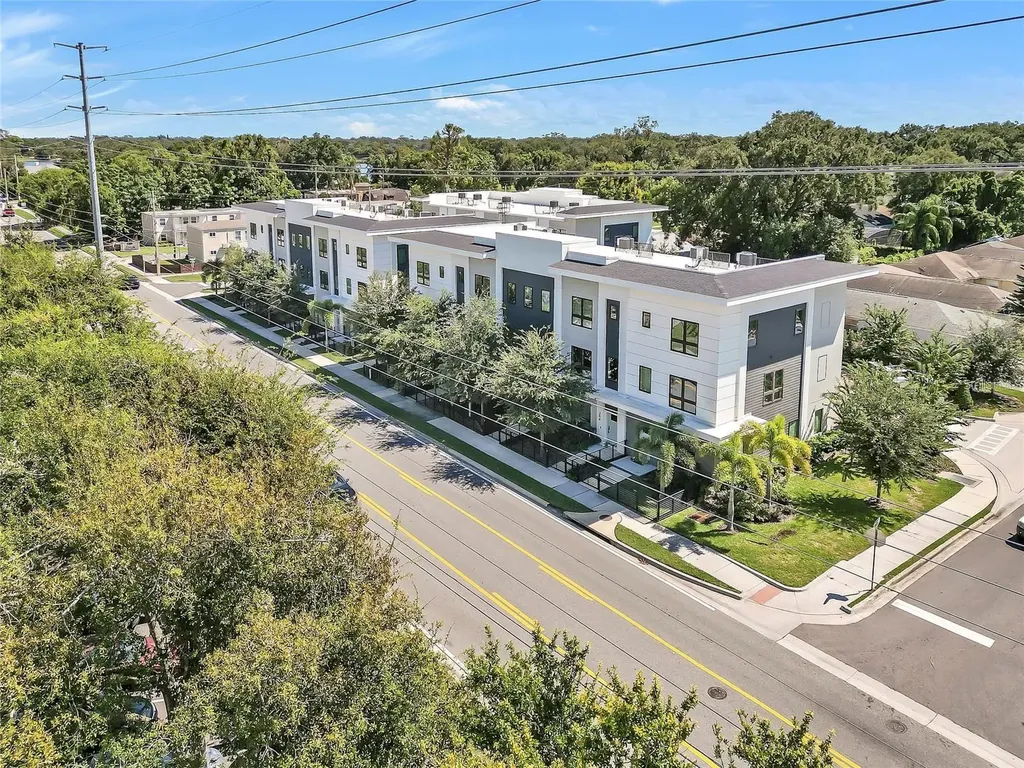 212 E Pineloch Avenue Orlando FL 32806