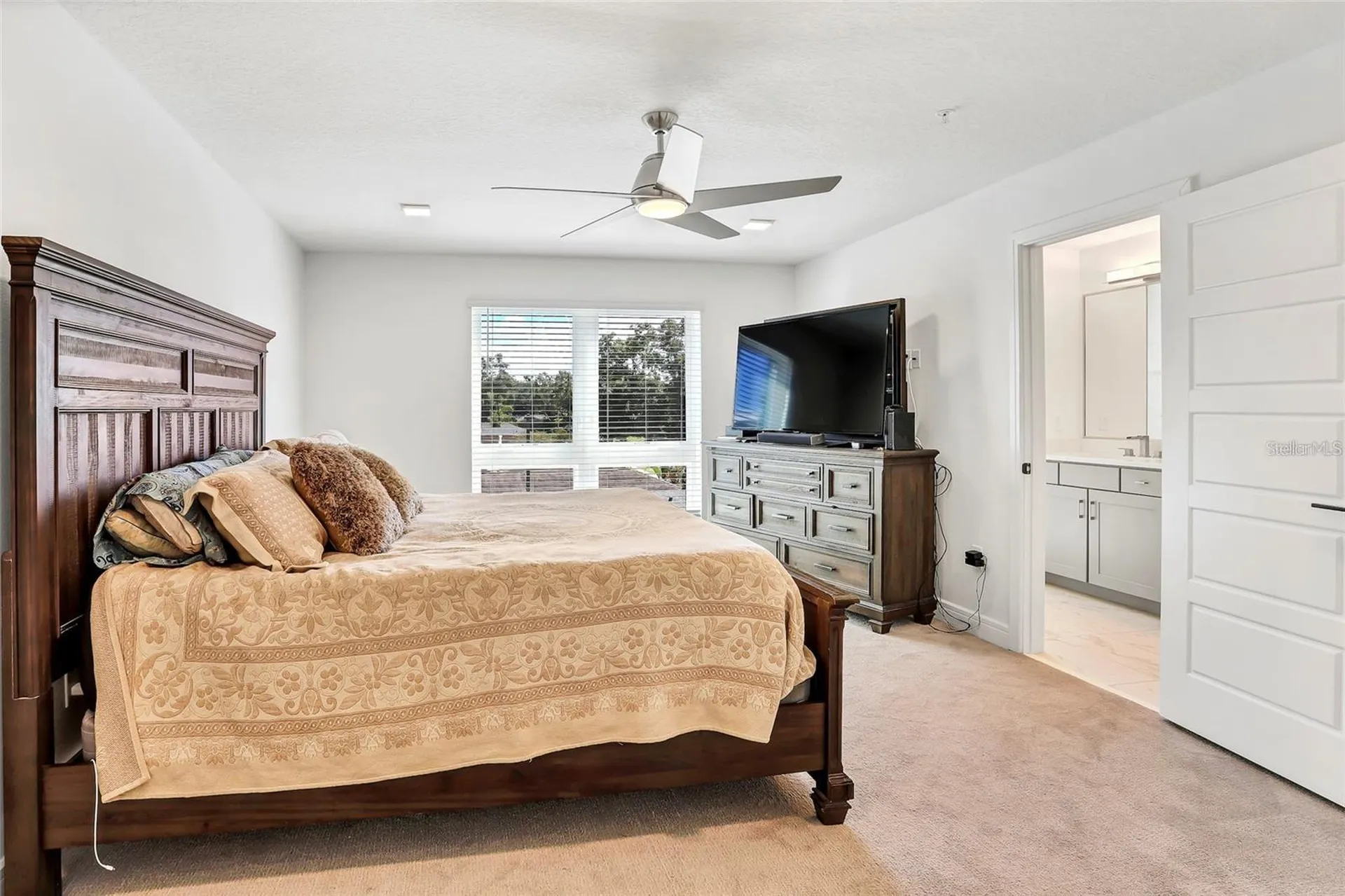 212 E Pineloch Avenue Orlando FL 32806