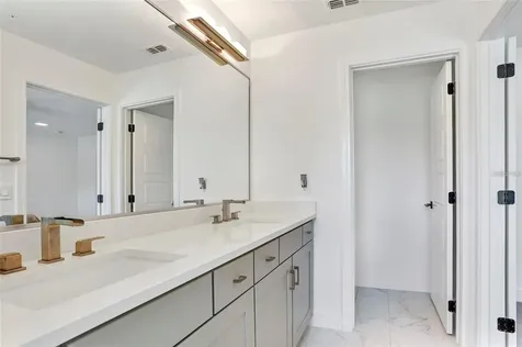 212 E Pineloch Avenue Orlando FL 32806