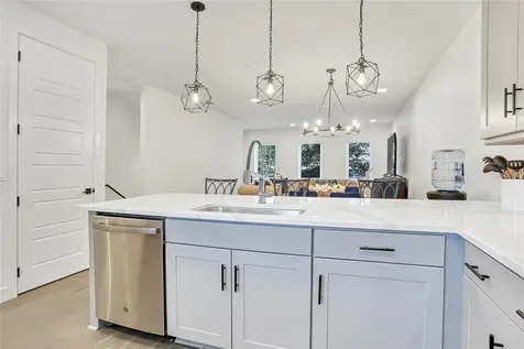 212 E Pineloch Avenue Orlando FL 32806
