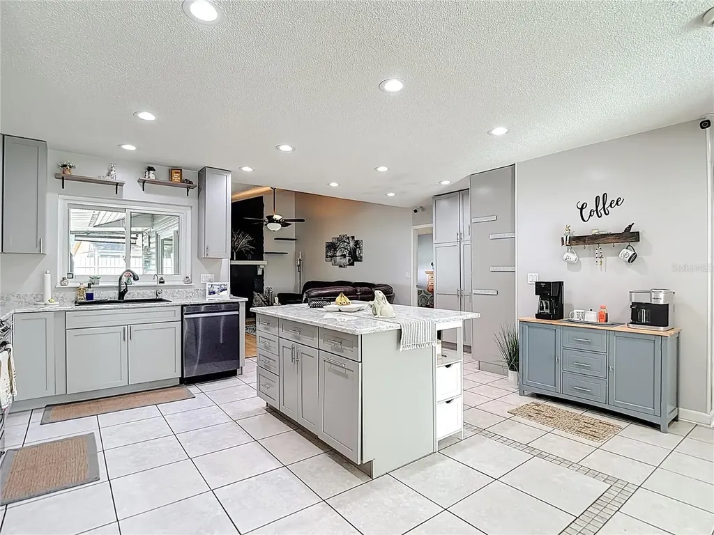 3729 Sand Pebble Drive Valrico FL 33596