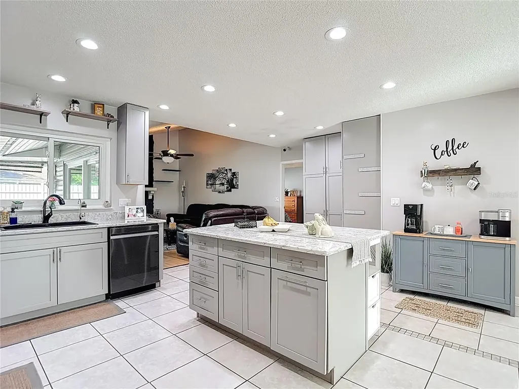 3729 Sand Pebble Drive Valrico FL 33596