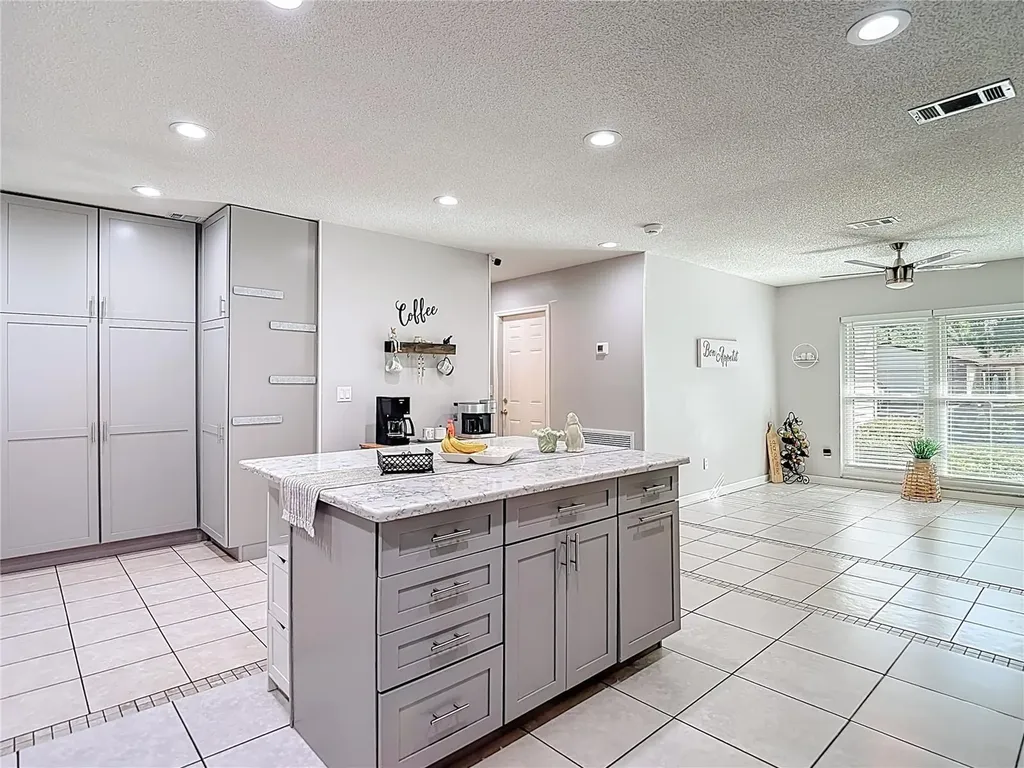 3729 Sand Pebble Drive Valrico FL 33596
