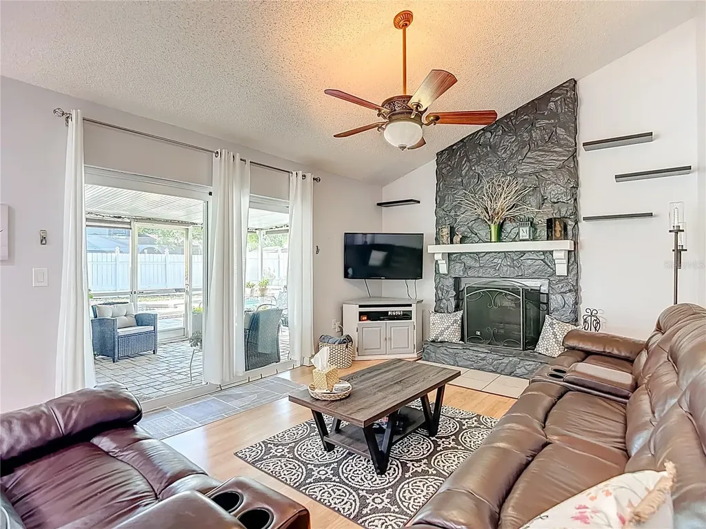 3729 Sand Pebble Drive Valrico FL 33596