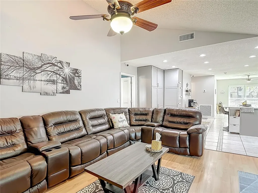 3729 Sand Pebble Drive Valrico FL 33596