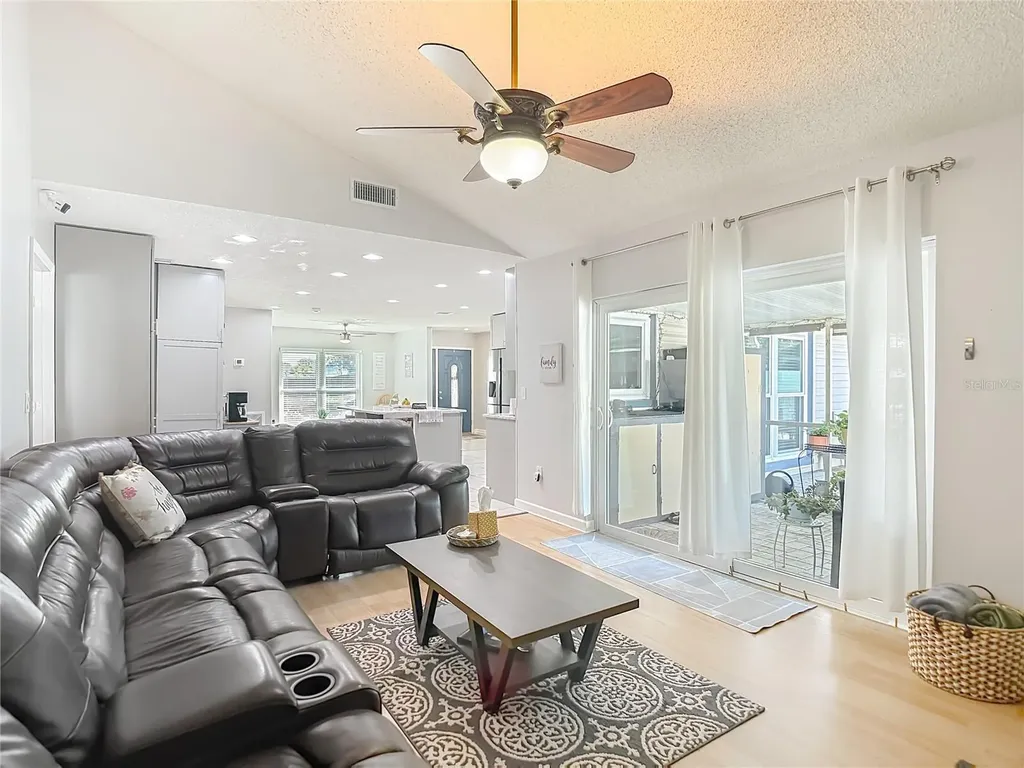 3729 Sand Pebble Drive Valrico FL 33596