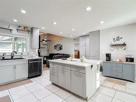 3729 Sand Pebble Drive Valrico FL 33596