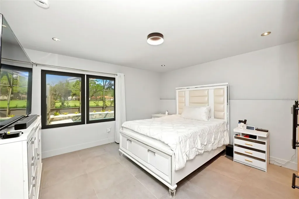6747 Edgeworth Drive Orlando FL 32819