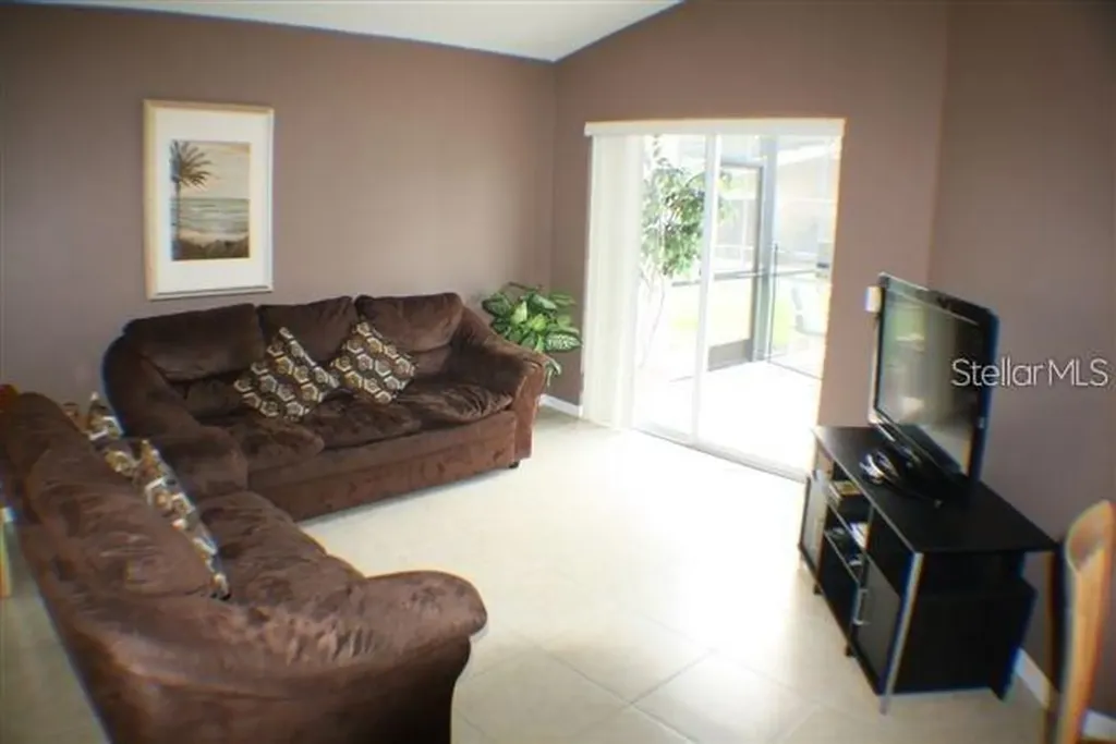 2618 Emerald Island Boulevard Kissimmee FL 34747