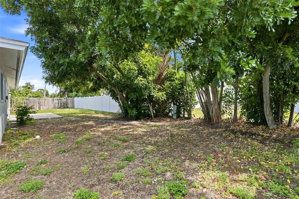 6460 33rd Avenue N St Petersburg FL 33710